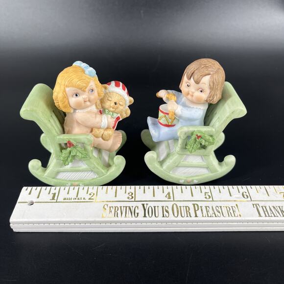 House of Global Art Figurines Dolly Dingle & Billy Bumps Christmas Rocking Chair - Picture 2 of 11